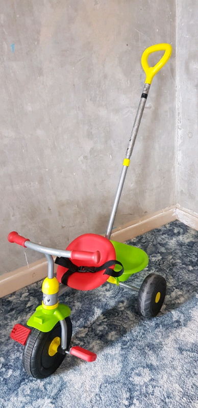girls push trike